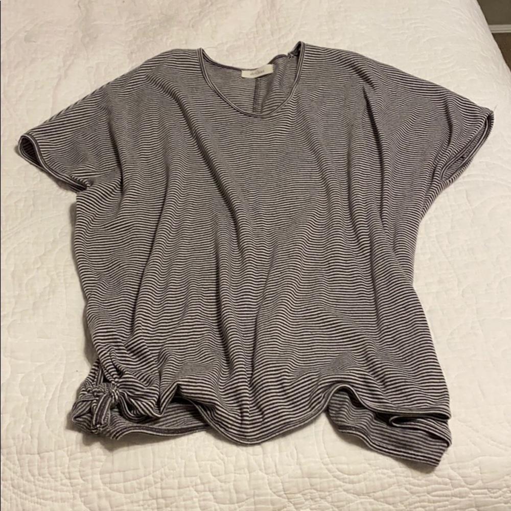 Short sleeve top